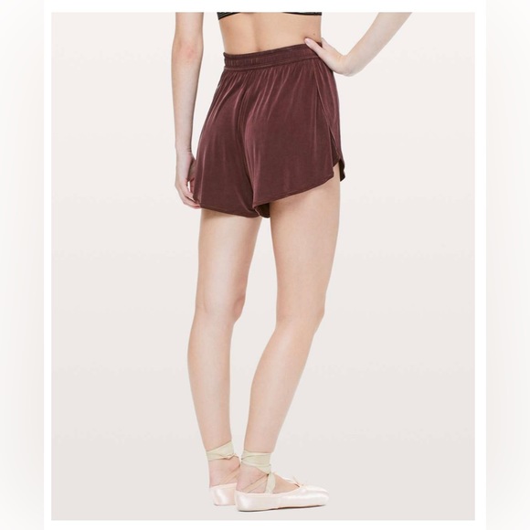 Lululemon Principal Dancer Short *3" Midnight Maroon Size 6 - Picture 4 of 5